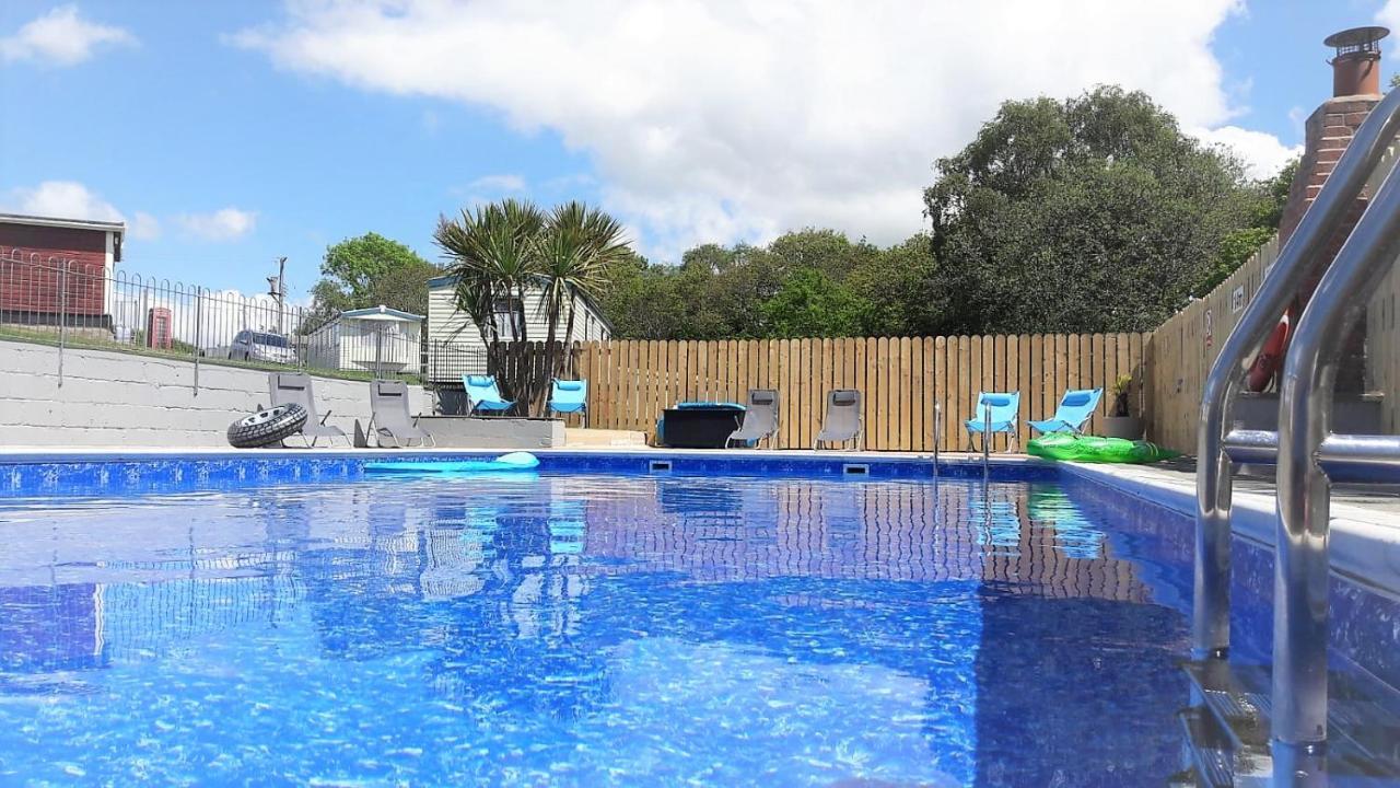 Greenways Valley Holiday Park Грейт Торингтън Екстериор снимка