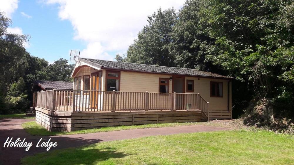 Greenways Valley Holiday Park Грейт Торингтън Екстериор снимка
