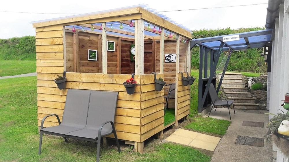 Greenways Valley Holiday Park Грейт Торингтън Екстериор снимка