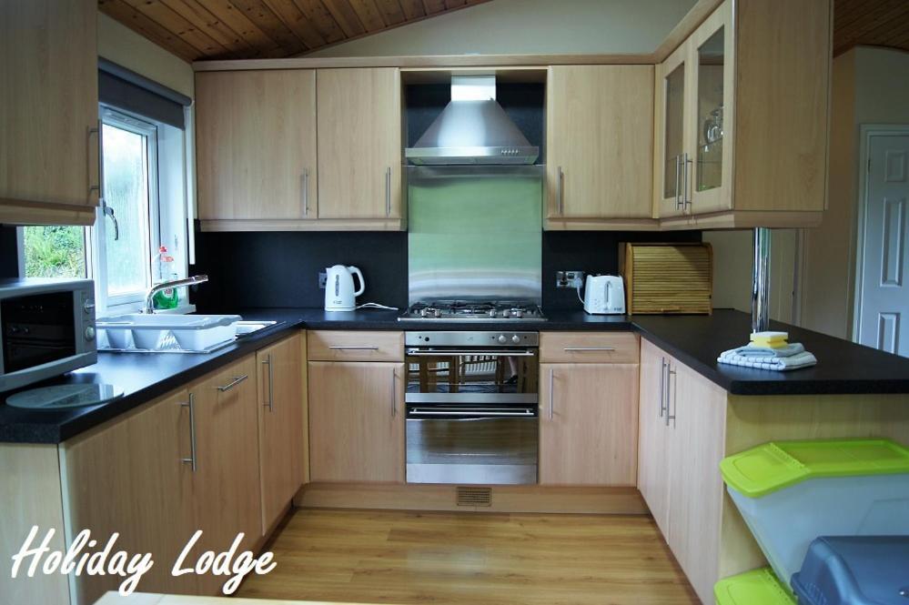 Greenways Valley Holiday Park Грейт Торингтън Екстериор снимка